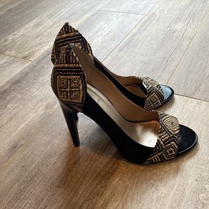 Rachel Roy rfemmaraye Peep Toe Heel size 8.5. Shows wear